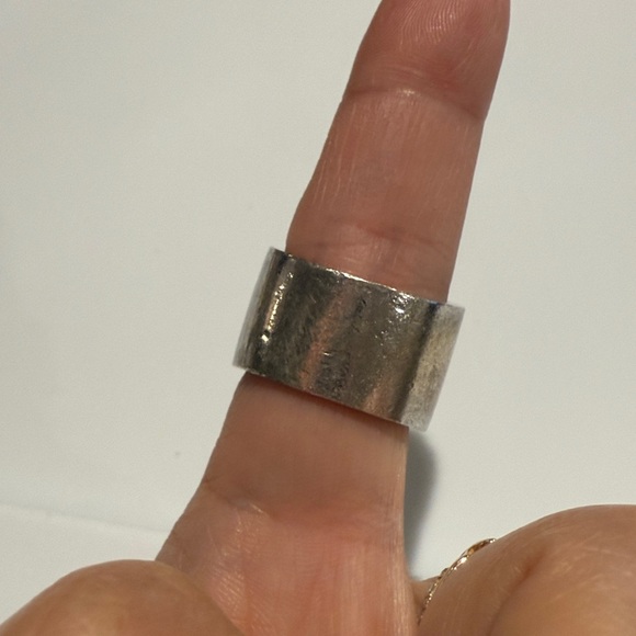 Hello Kitty Ring - Picture 2 of 3